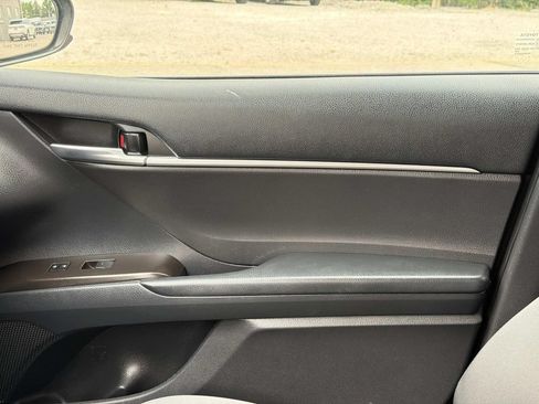 Used 2021 Toyota Camry LE FWD image 23