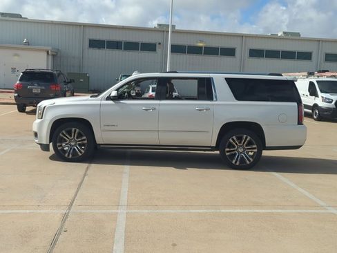 Used 2019 GMC Yukon XL Denali w/ Denali Ultimate Package image 8