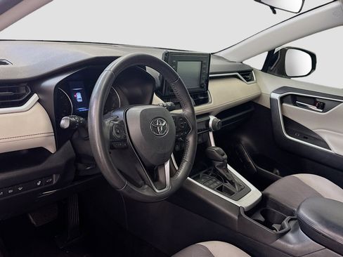 Used 2019 Toyota RAV4 XLE w/ Convenience Package AWD/4WD image 18