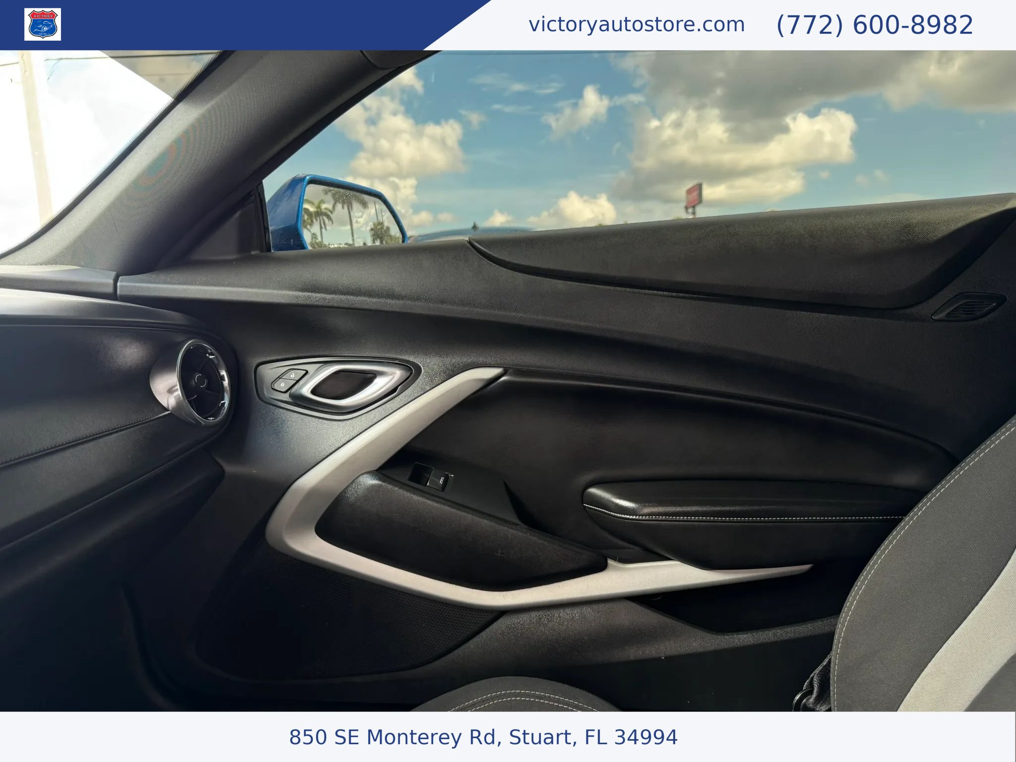 Used 2018 Chevrolet Camaro LT RWD image 29