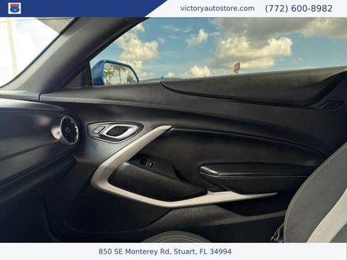 Used 2018 Chevrolet Camaro LT RWD image 29