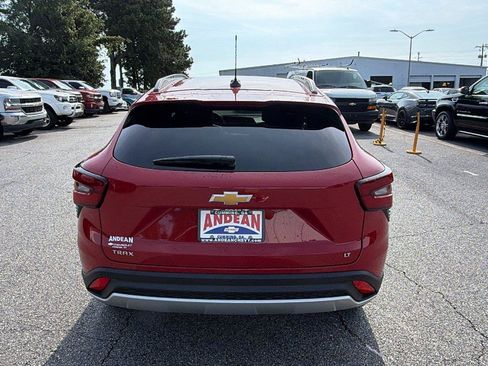 New 2026 Chevrolet Trax LT w/ Driver Confidence Package FWD image 8