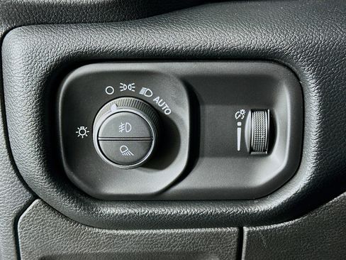 Used 2021 RAM 1500 Big Horn image 16