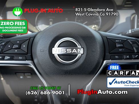 Used 2024 Nissan Versa SV w/ Trunk Package FWD image 17