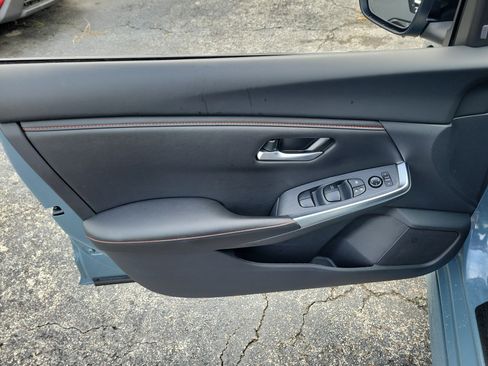 Certified 2025 Nissan Sentra SR FWD image 10