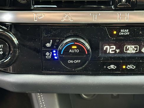 New 2026 Nissan Pathfinder Platinum image 17