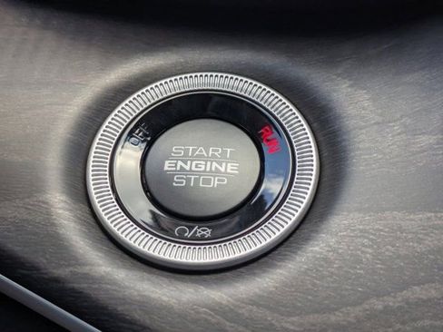 New 2025 Jeep Grand Cherokee Limited w/ Black Appearance Package image 25