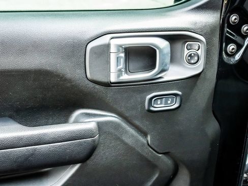 Used 2024 Jeep Wrangler Unlimited AWD/4WD image 24