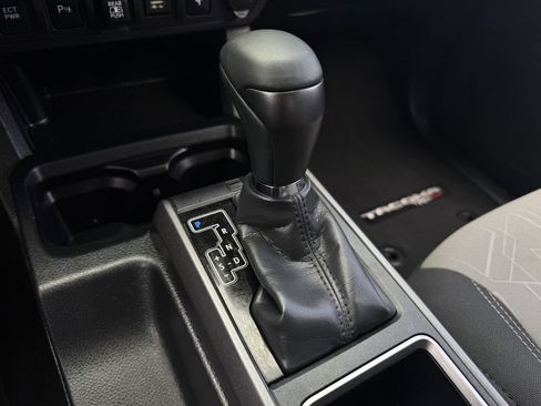 Used 2023 Toyota Tacoma TRD Sport w/ Technology Package AWD/4WD image 19