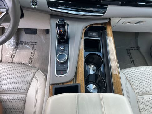 Used 2021 Cadillac Escalade ESV Premium Luxury Platinum w/ Heavy-Duty Trailer Package AWD/4WD image 18