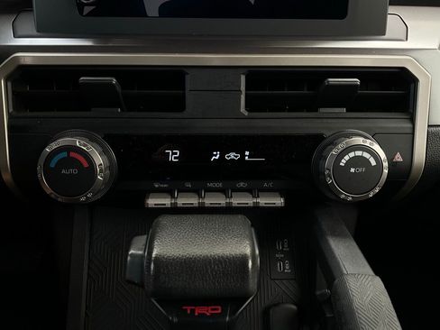 Used 2024 Toyota Tacoma TRD Off-Road image 26