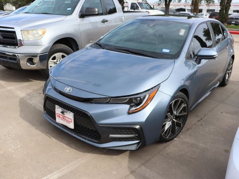 Used 2021 Toyota Corolla XSE image 4