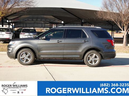 Used 2017 Ford Explorer XLT w/ Equipment Group 202A image 1