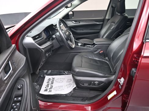 Used 2022 Jeep Grand Cherokee L Limited image 22