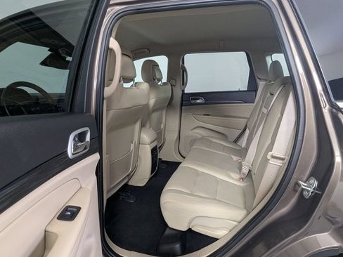 Used 2021 Jeep Grand Cherokee Laredo RWD image 27