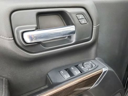 Used 2019 Chevrolet Silverado 1500 RST image 35