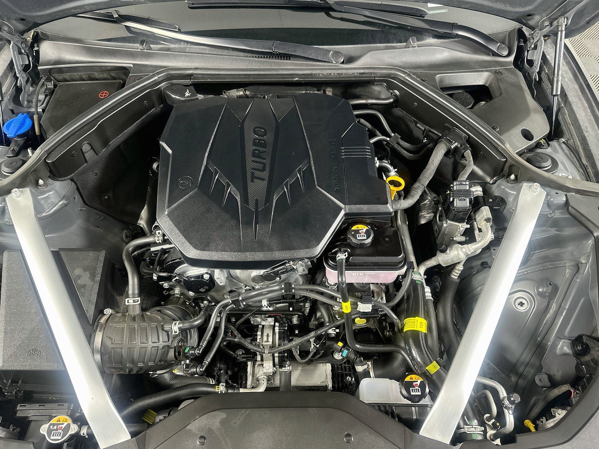 Used 2025 Genesis G70 2.5T RWD image 32
