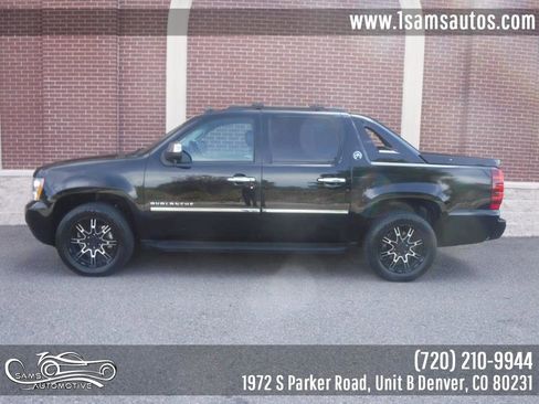 Used 2013 Chevrolet Avalanche LTZ image 20