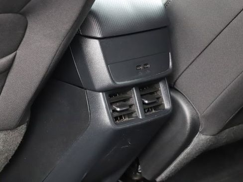 Used 2026 Chevrolet Equinox LT FWD image 19