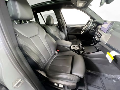 Used 2023 BMW X3 M40i w/ Premium Package image 29
