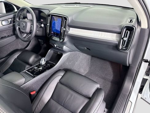 Used 2023 Volvo XC40 B5 Ultimate AWD/4WD image 17