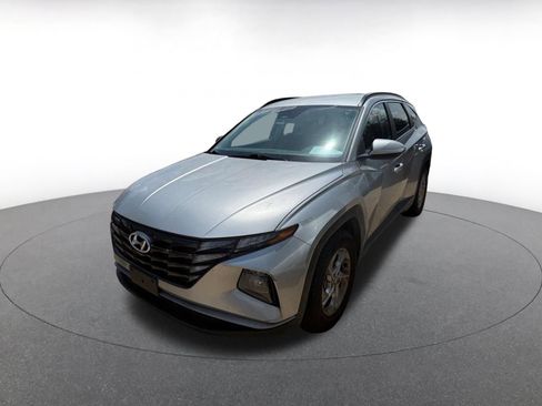 Used 2024 Hyundai Tucson SEL FWD image 2