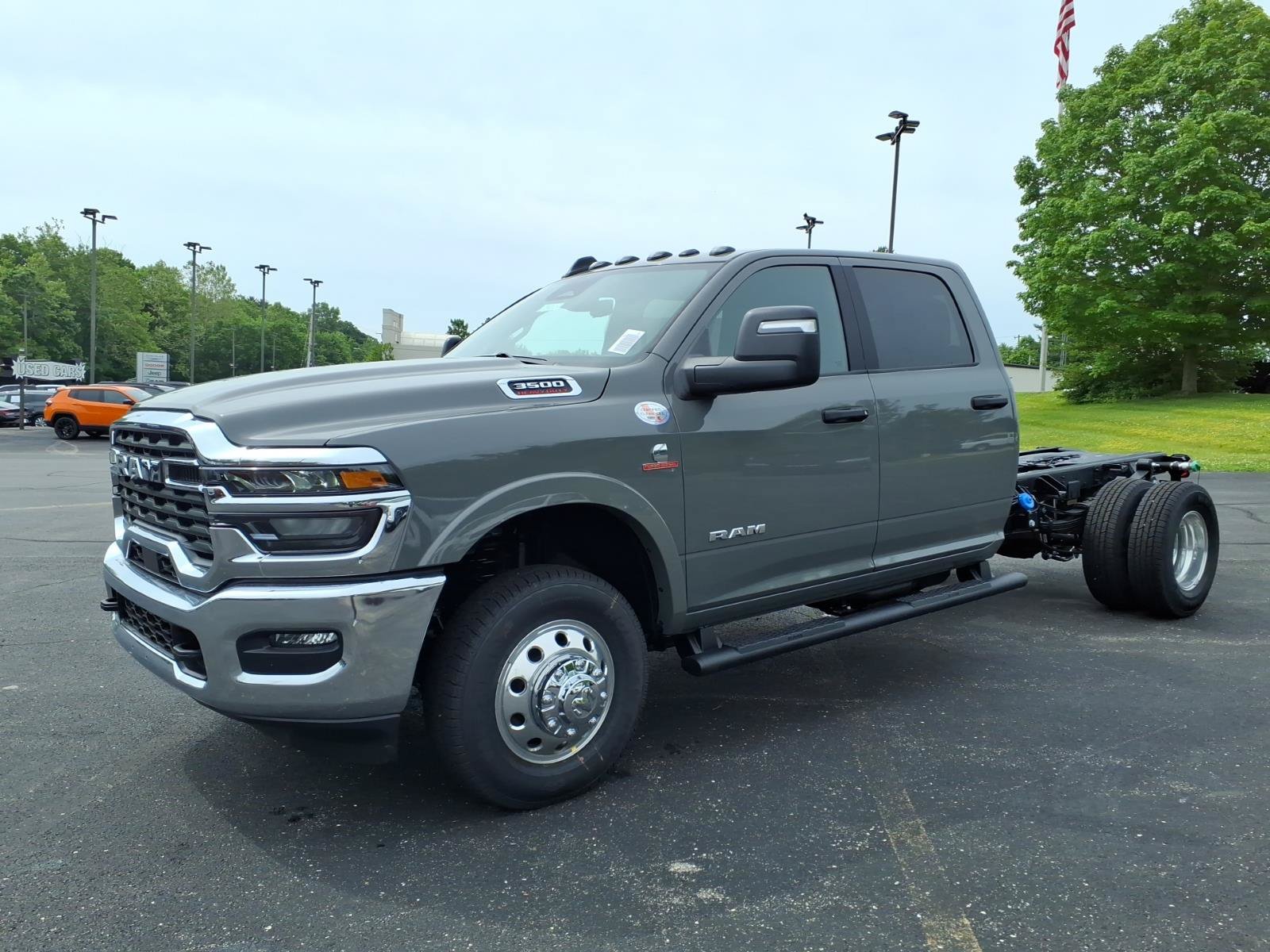 New 2026 RAM 3500 Big Horn AWD/4WD image 3
