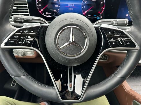 Used 2024 Mercedes-Benz GLE 350 4MATIC image 3