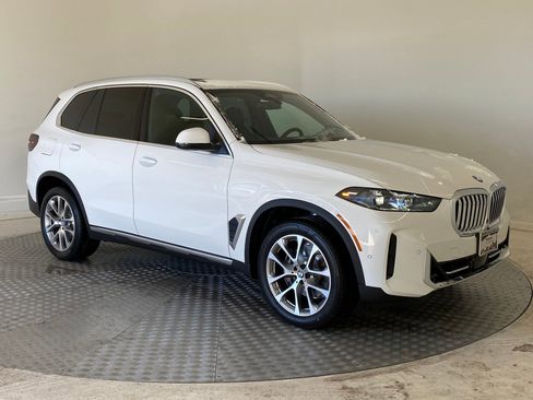New 2026 BMW X5 xDrive40i w/ Premium Package image 7