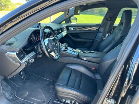 Used 2018 Porsche Panamera 4 image 16