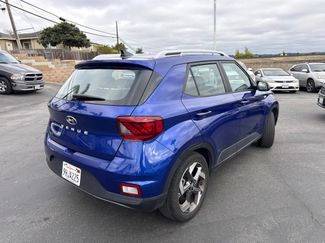 Used 2022 Hyundai Venue Limited FWD video 3