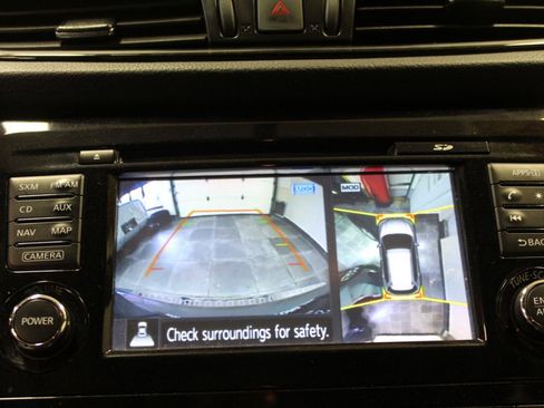 Used 2017 Nissan Rogue SV w/ SV Premium Package AWD/4WD image 14