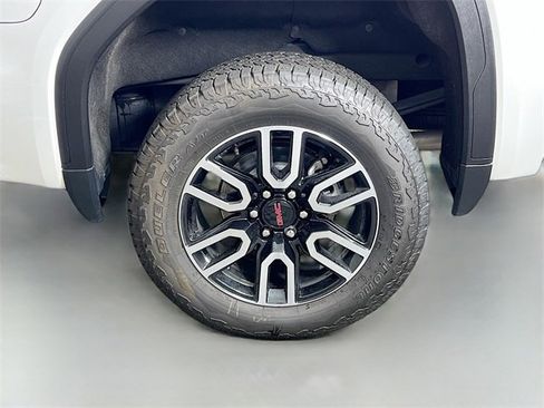 Used 2024 GMC Sierra 1500 AT4 w/ Technology Package image 38