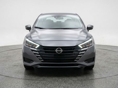 Used 2025 Nissan Versa SV image 2
