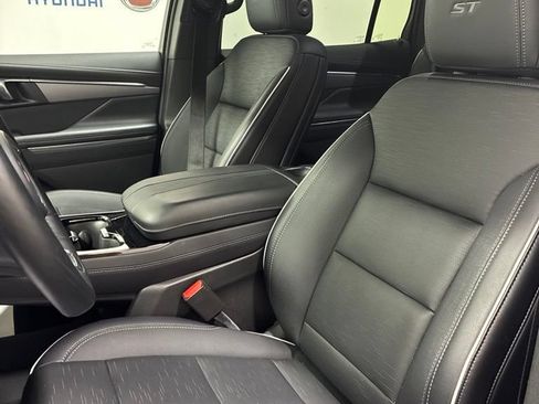 Used 2026 Buick Enclave Sport Touring FWD image 11