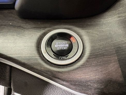 Used 2024 Jeep Grand Cherokee L Limited w/ Luxury Tech Group II image 31