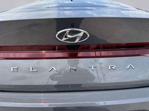 Used 2023 Hyundai Elantra SEL FWD image 16