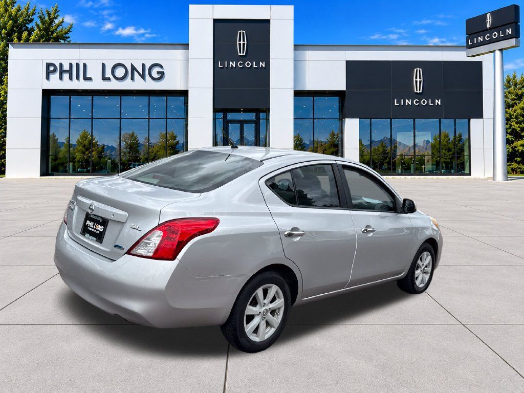 Used 2012 Nissan Versa FWD image 9