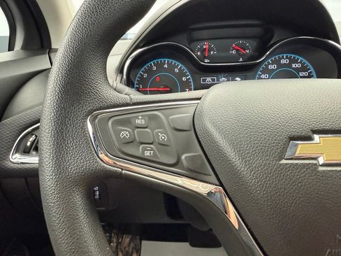 Used 2018 Chevrolet Cruze LT w/ Convenience Package FWD image 46