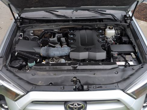 Certified 2024 Toyota 4Runner SR5 AWD/4WD image 32