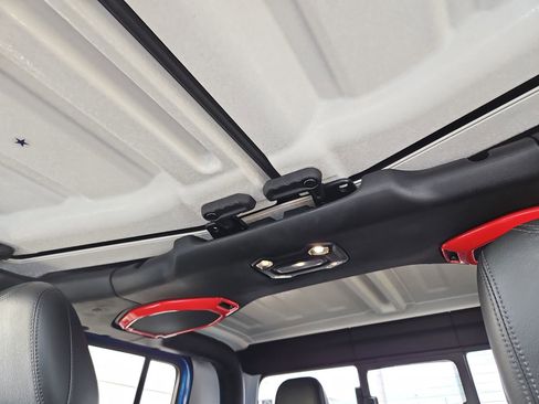 Used 2020 Jeep Gladiator Rubicon image 23