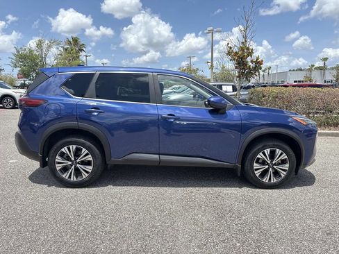 Certified 2023 Nissan Rogue SV FWD image 2