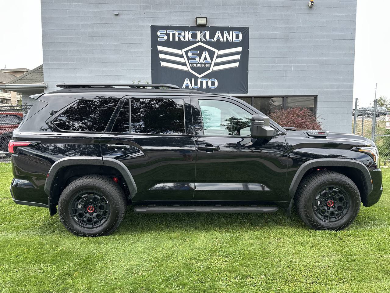 Used 2025 Toyota Sequoia TRD Pro AWD/4WD image 5