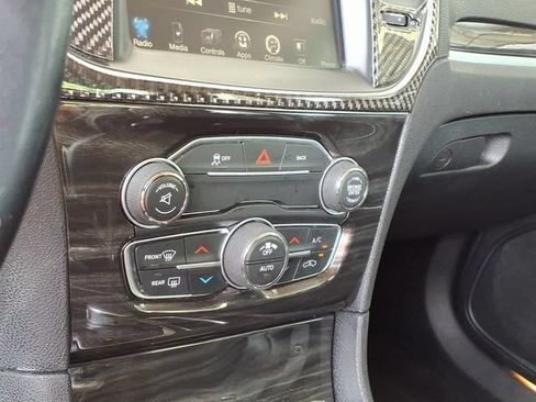 Used 2016 Chrysler 300 Limited RWD image 15