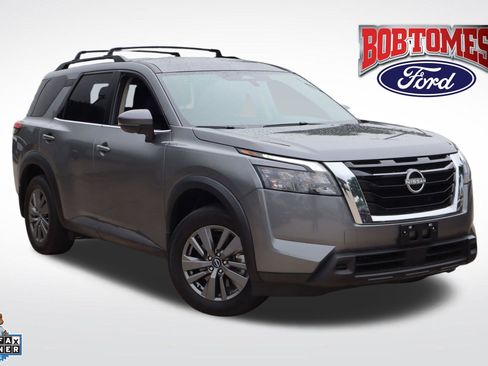 Used 2024 Nissan Pathfinder SV FWD image 1