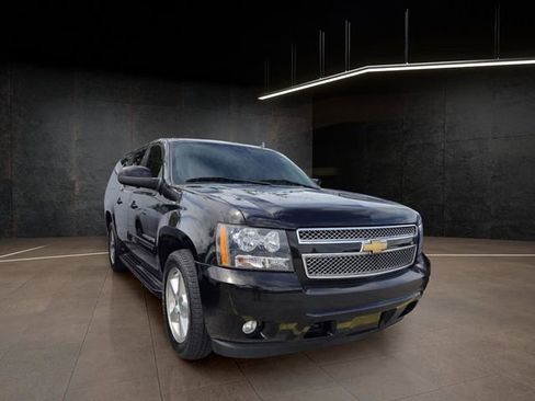 Used 2013 Chevrolet Suburban LT RWD image 1