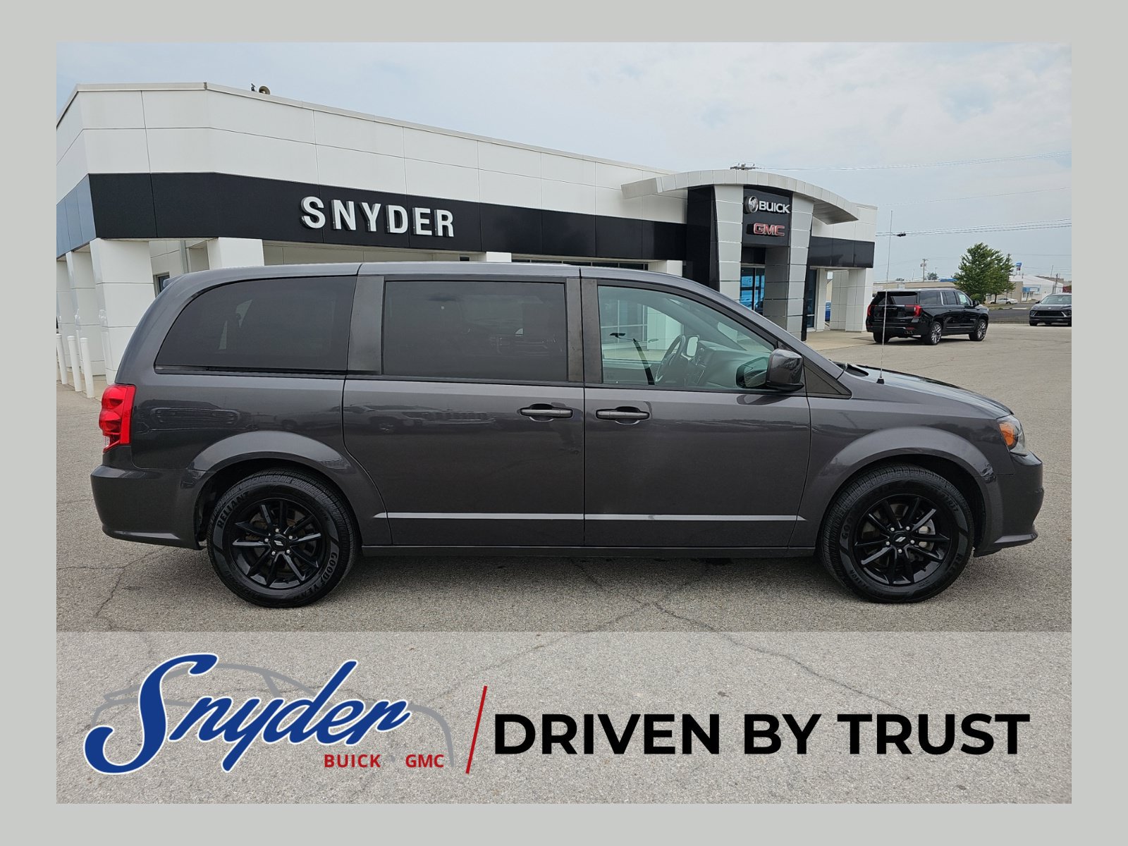 Used 2020 Dodge Grand Caravan GT FWD image 1