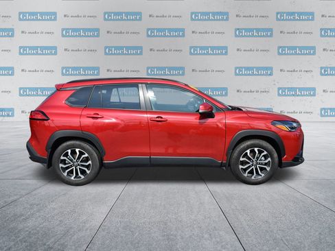 Used 2023 Toyota Corolla Cross AWD Hybrid w/ Moonroof Package image 4