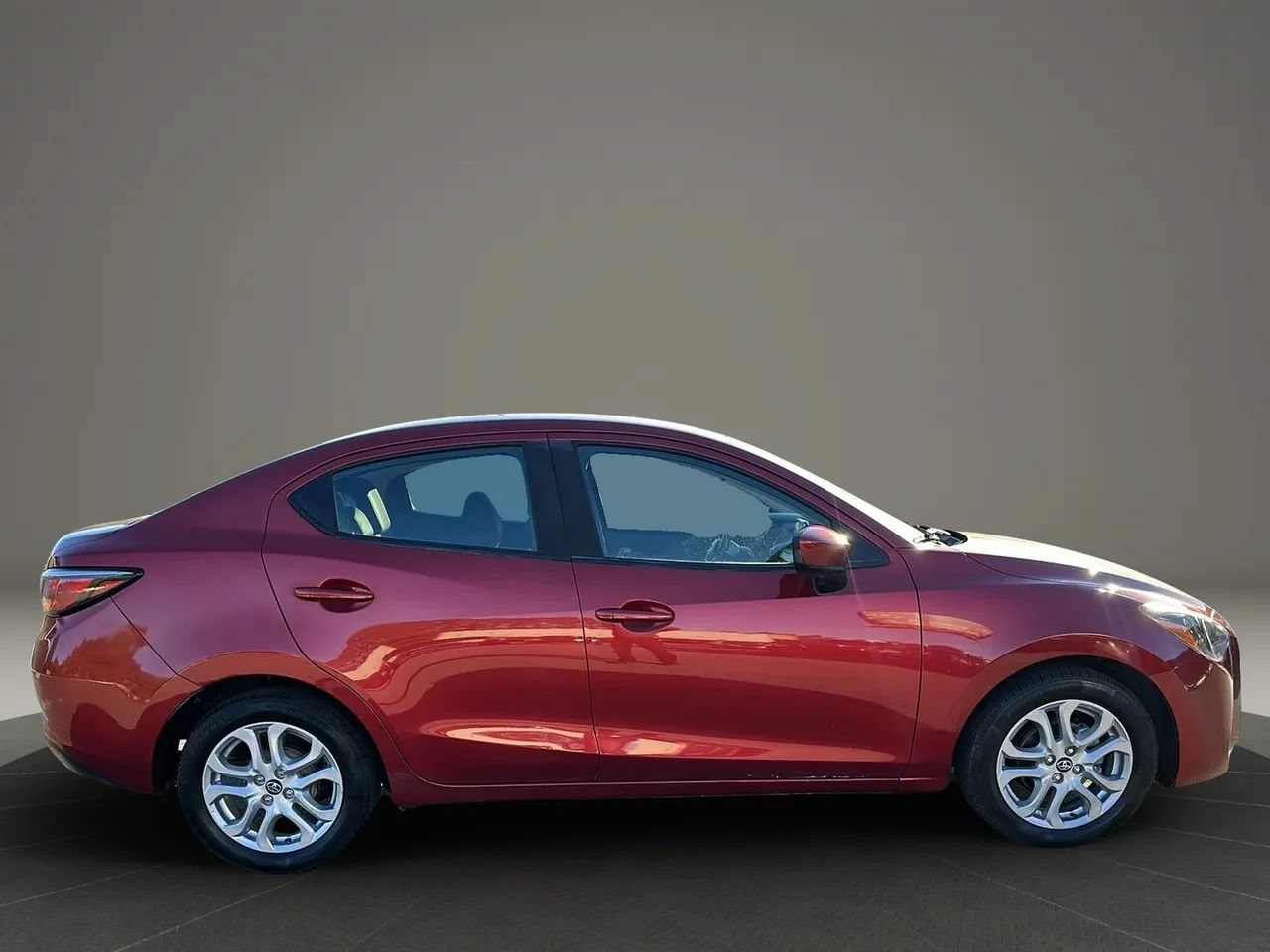 Used 2017 Toyota Yaris iA FWD image 13