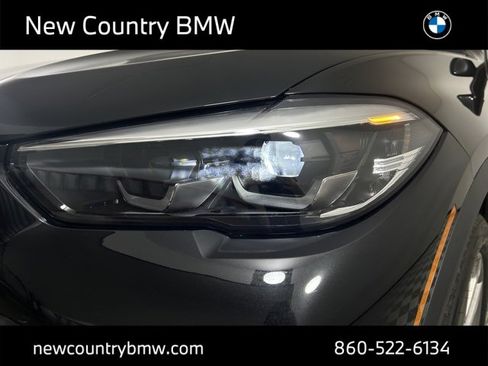 Used 2021 BMW X5 xDrive40i w/ Premium Package image 32